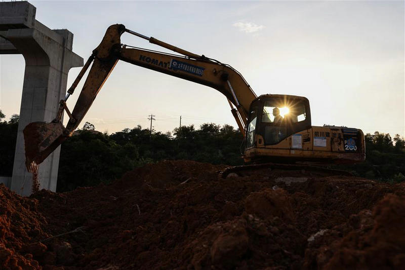 （經(jīng)濟(jì)）（3）廣東清遠(yuǎn)磁浮旅游專(zhuān)線(xiàn)修抵終點(diǎn)站