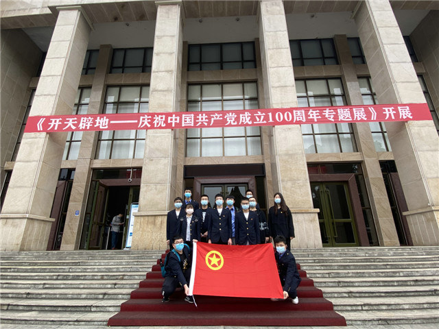 龍巖高鐵通信車間開(kāi)展學(xué)黨史 強(qiáng)信念主題團(tuán)日活動(dòng)1.jpg